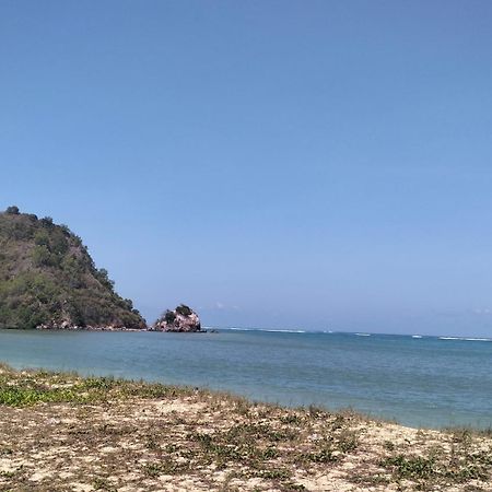 Diki Bungalows Kuta  Экстерьер фото