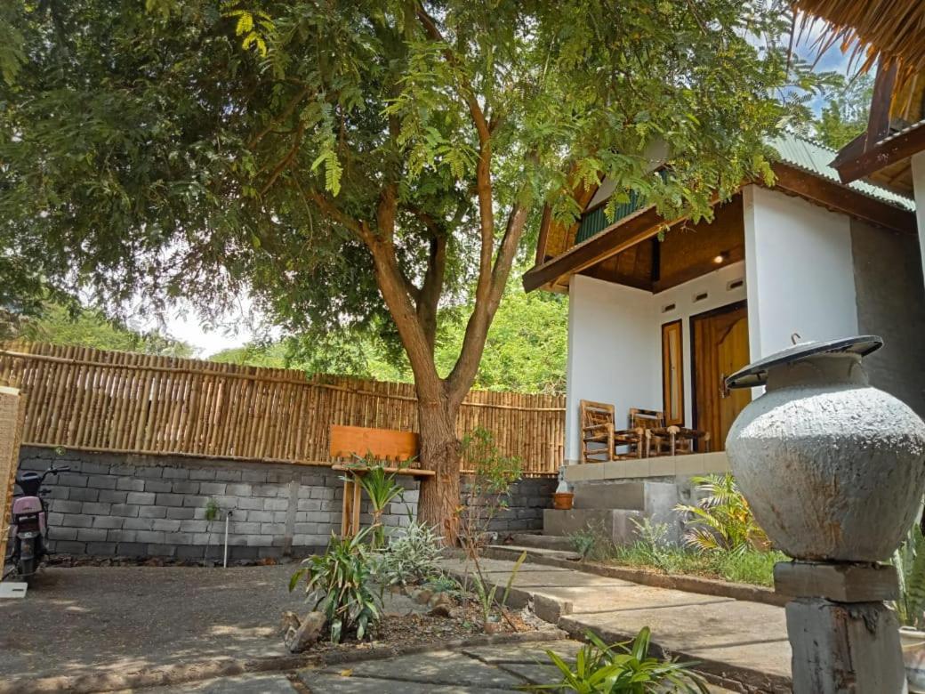 Diki Bungalows Kuta  Экстерьер фото