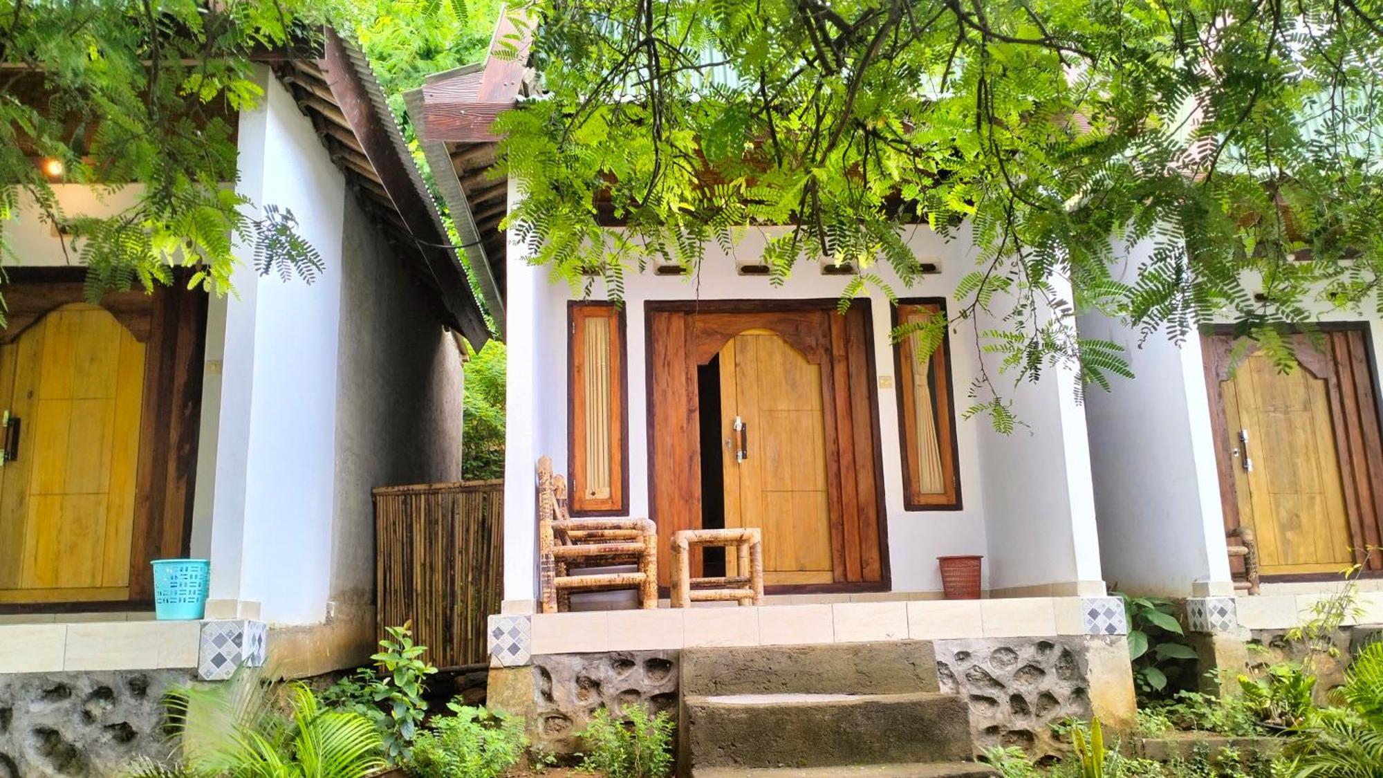 Diki Bungalows Kuta  Экстерьер фото