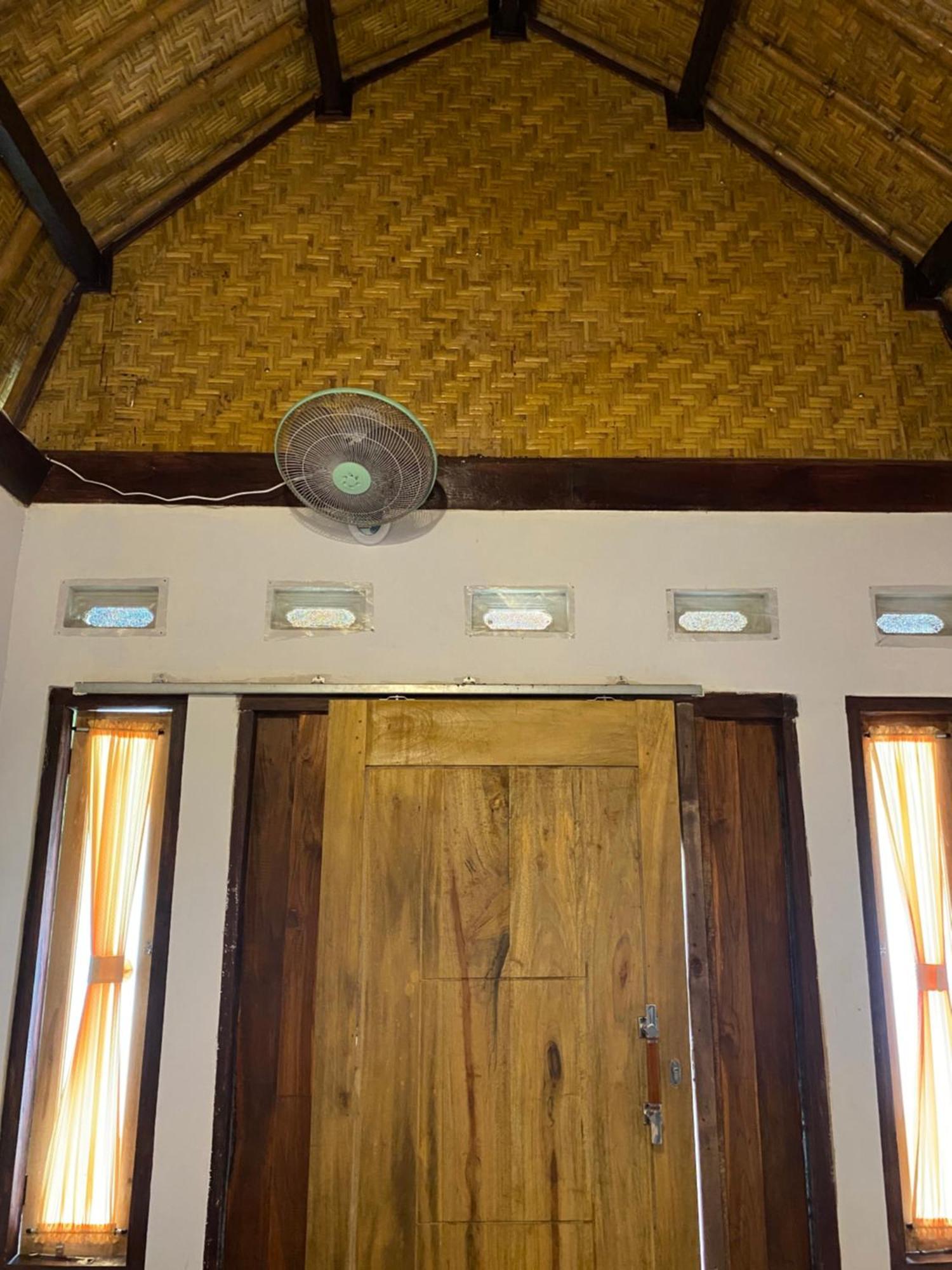 Diki Bungalows Kuta  Экстерьер фото